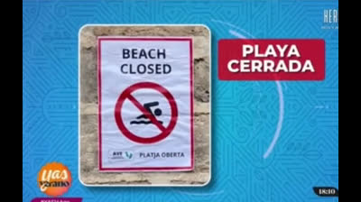 Pegan carteles falsos para espantar a los guiris de las playas