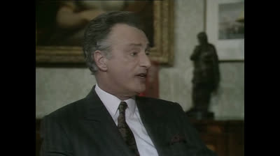 2x07. El servicio de educacion nacional (Si, Primer Ministro). Yes, Prime Minister (1987)